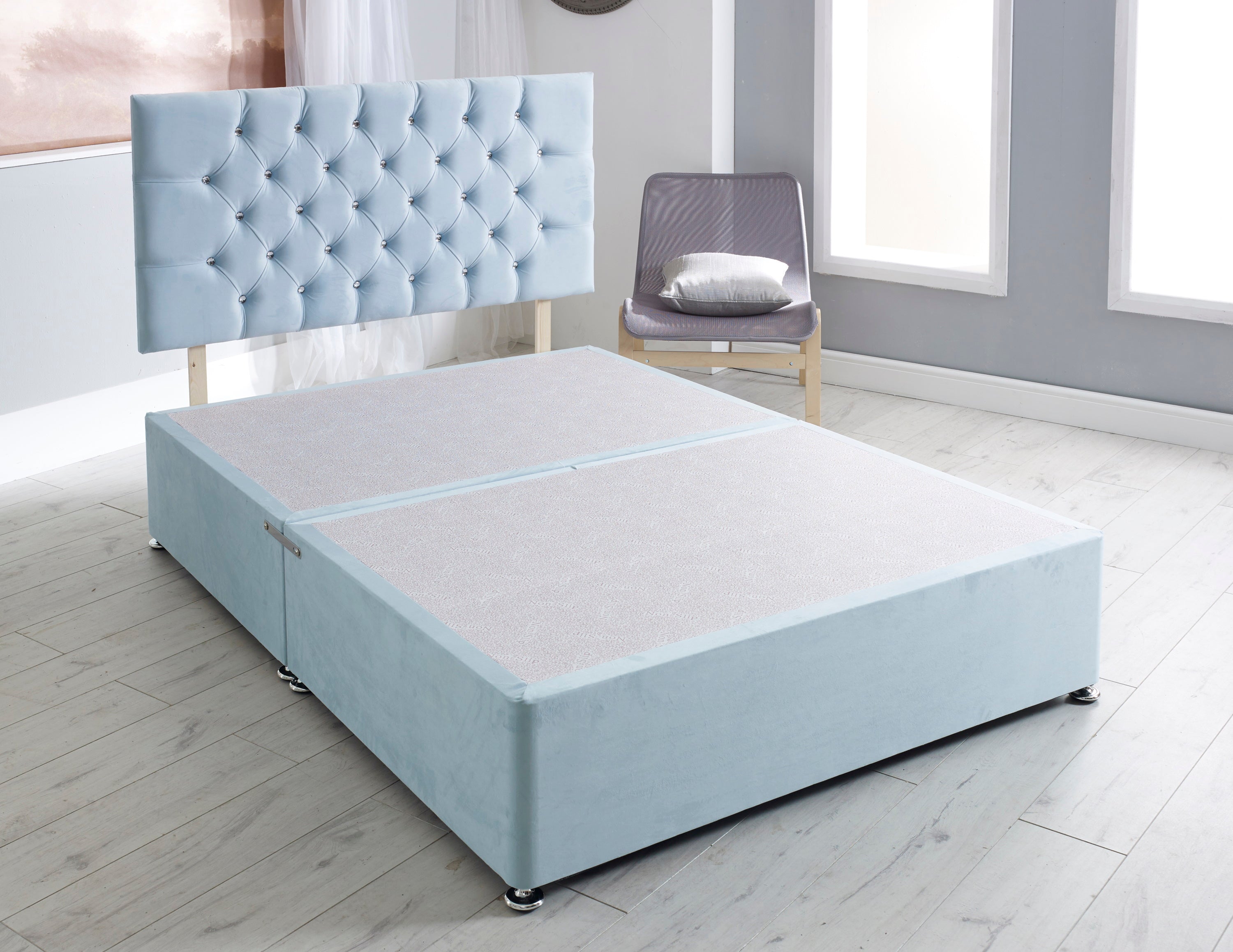 Divan Bed Base with Elegant Chesterfield Headboard